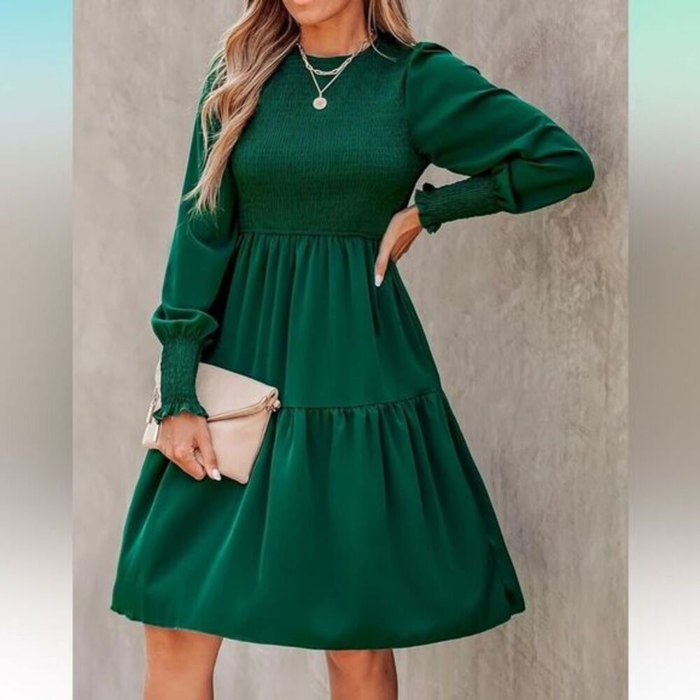 CUPSHE Women's Round Neck Emerald Green Smocked Long Sleeve Mini‎